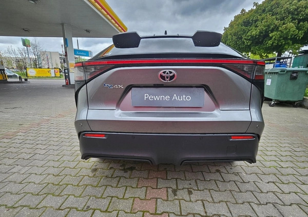 Toyota bZ4X cena 199900 przebieg: 5, rok produkcji 2022 z Leśnica małe 254